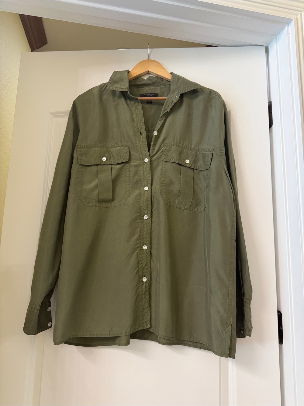 Banana Republic Olive Green Button-Front Utility Shirt Jacket 100% Silk